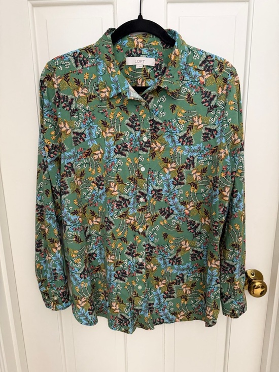 LOFT Tops - LOFT Green Floral-Print Button Down Shirt